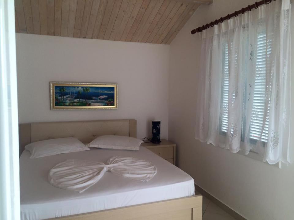 Villa Vela E Bardhe Dhërmi Exterior foto