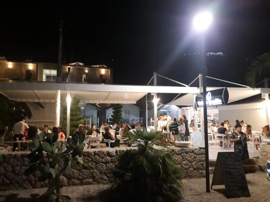 Villa Vela E Bardhe Dhërmi Exterior foto